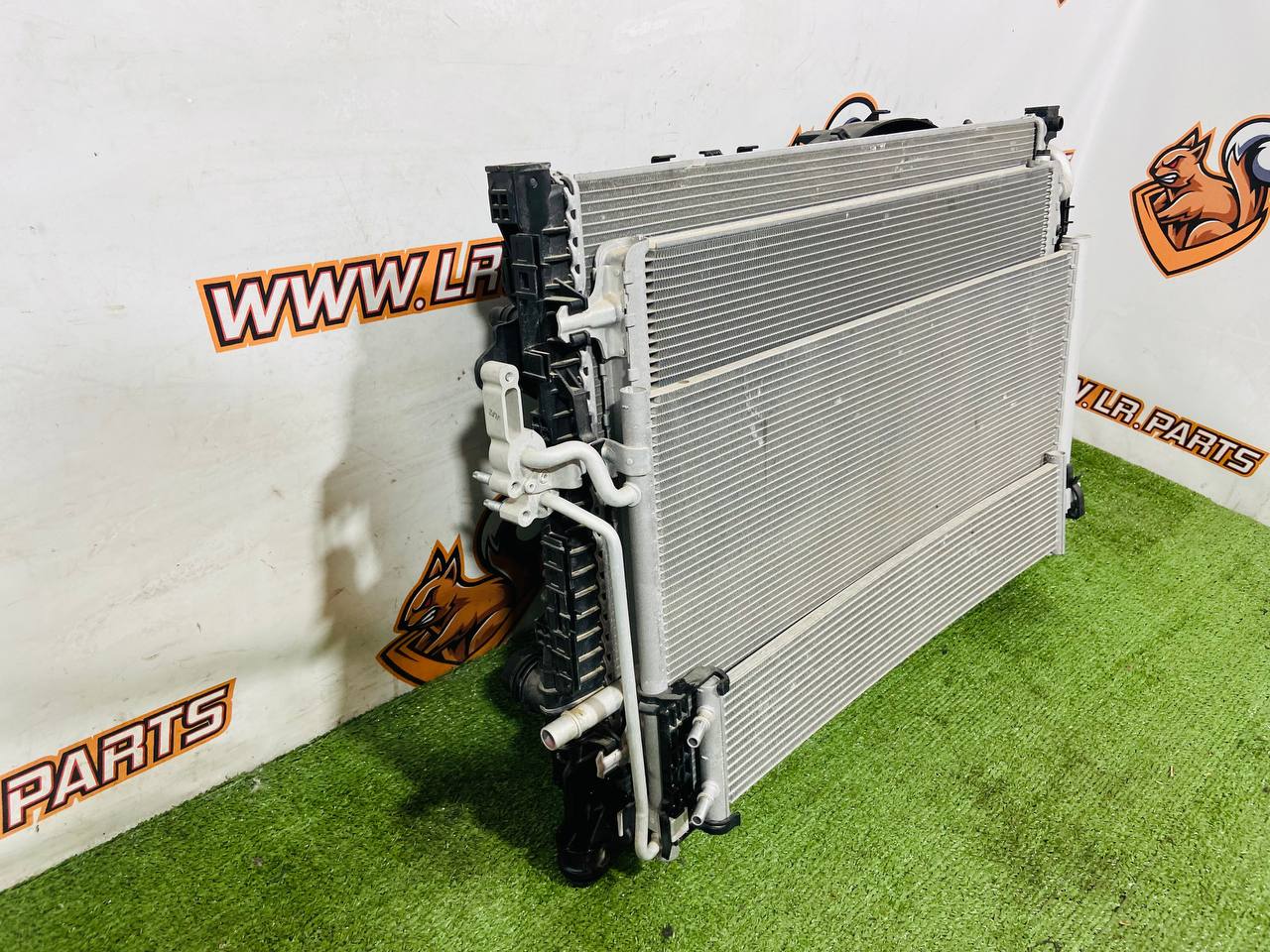 LR117684KIT Radiator Cassette 1.5 i Range Rover Evoque New L551 (2019-) used - Image 14