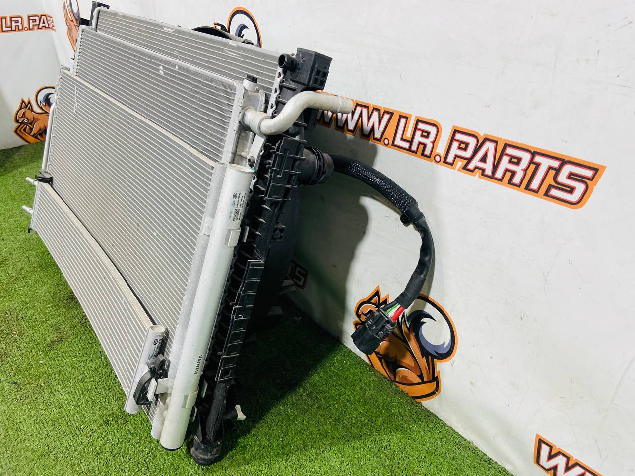 LR117684KIT Radiator Cassette 1.5 i Range Rover Evoque New L551 (2019-) used - Image 15
