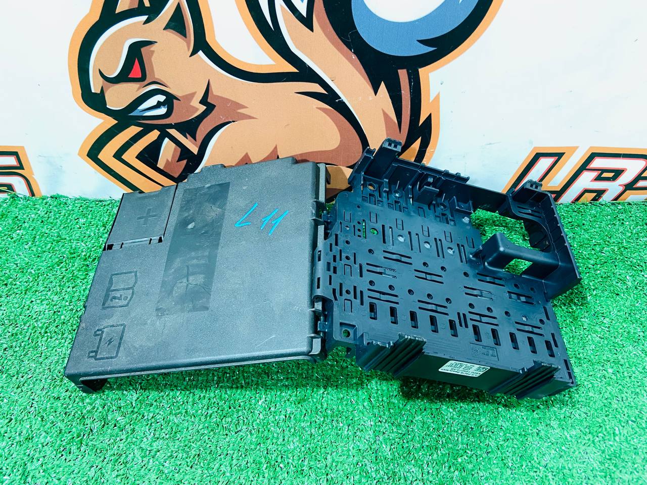 LR117841 Fuse Box Land Rover Discovery Sport L550 (2015-) Used - Image 13