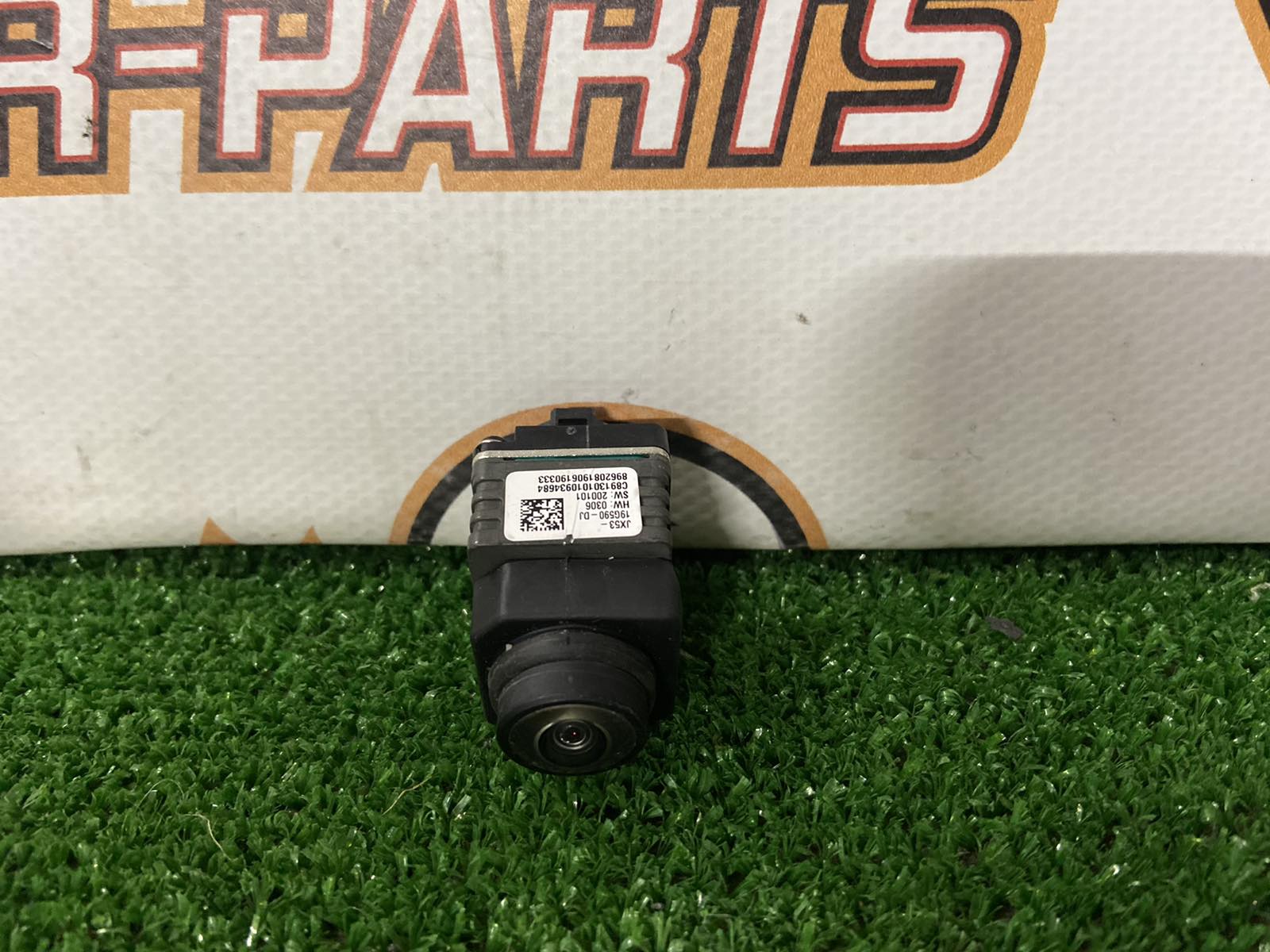 LR118146 Rear view camera Land Rover Discovery Sport L550 Used cost 200 € in stock 2 pcs.