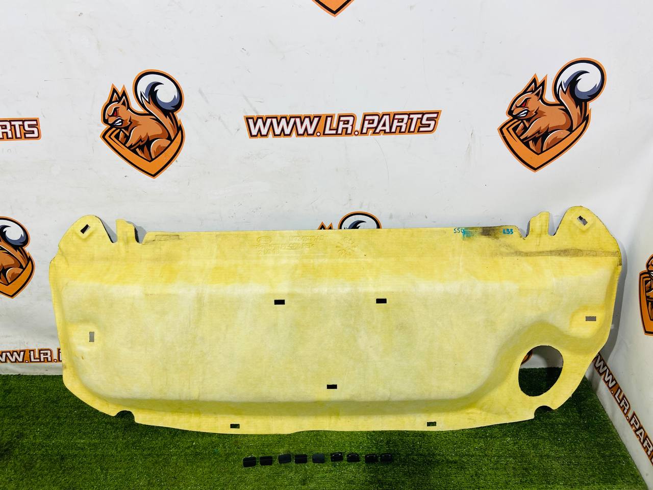 LR127378 Hood Insulator 2018- Land Rover Discovery Sport L550 (2015-) Used cost 140 € in stock 2 pcs.