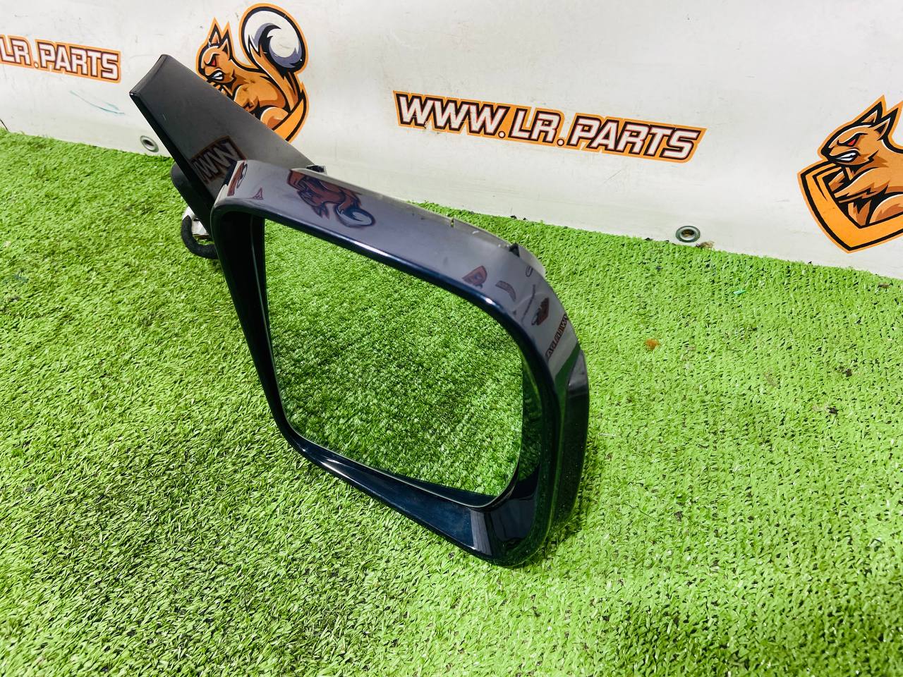 LR132552 Right exterior mirror assembled without cover, without blind spots + anti-glare + camera + parking sensor for Land Rover New Defender L663 (2020-) Use cost 900 € in stock 1 pcs.
