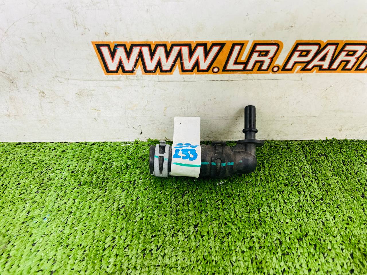 LR135553 Land Rover Discovery Sport L550 (2015-) Used Additional Radiator Valve (Tap) Pipe cost € in stock 1 pcs.