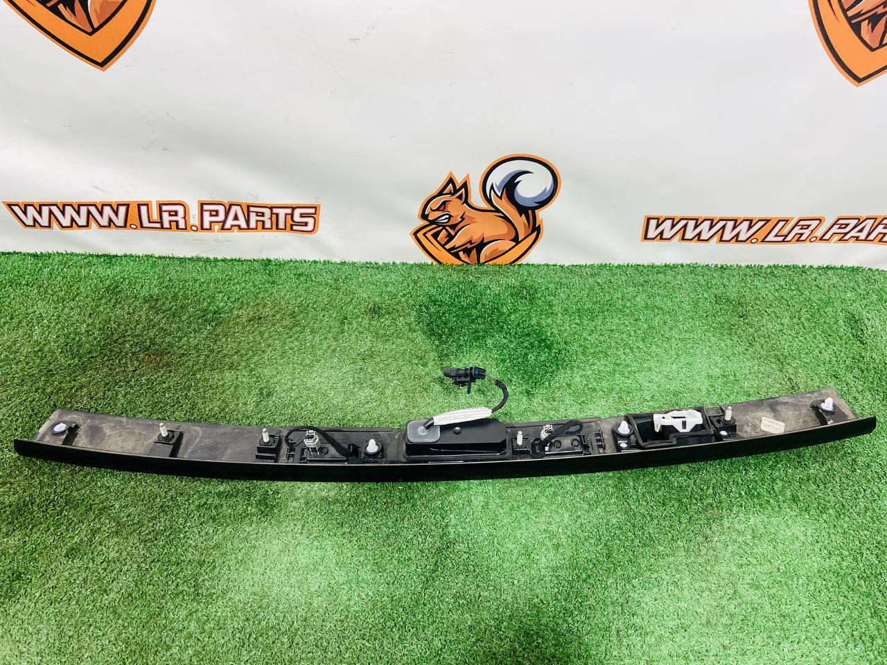 LR137739 Trunk Lid Molding for Land Rover Discovery Sport L550 (2015-) Used cost 110 € in stock 2 pcs.