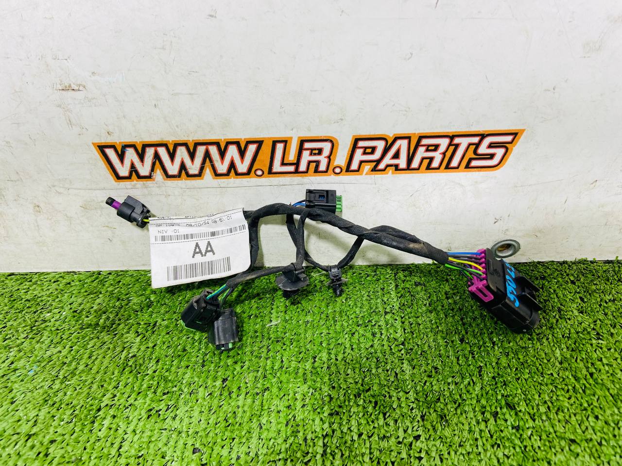 LR137813 Wiring for Land Rover Discovery Sport L550 (2015-) Used cost € in stock 1 pcs.