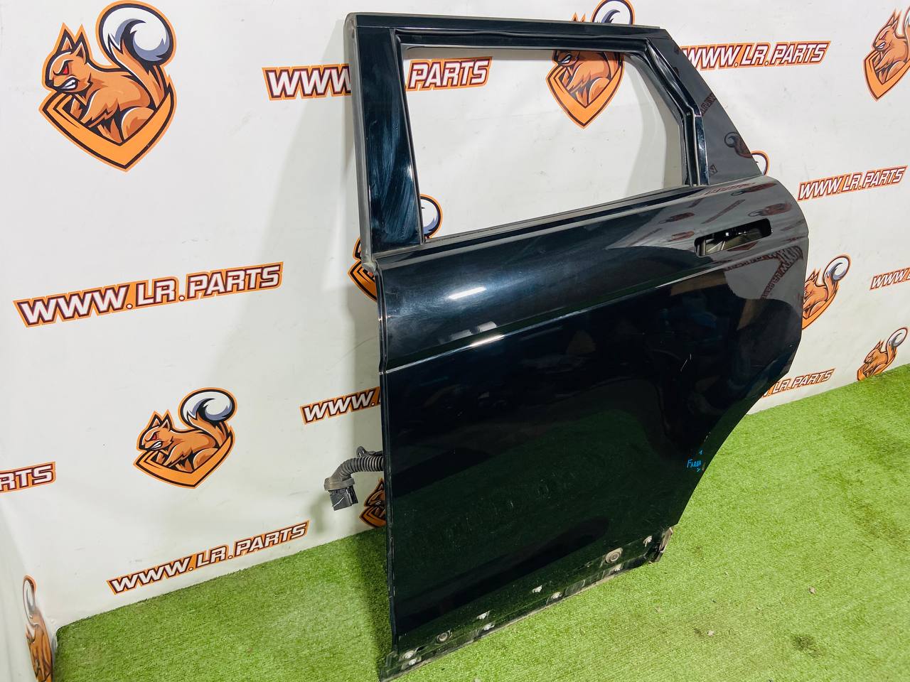 LR138384 Rear left door RANGE ROVER EVOQUE NEW (L551) 2019- Used cost 550 € in stock 2 pcs.