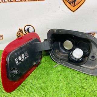 LR139362 Fuel tank hatch Land Rover Discovery Sport L550 (2015-) Used cost € in stock 1 pcs.