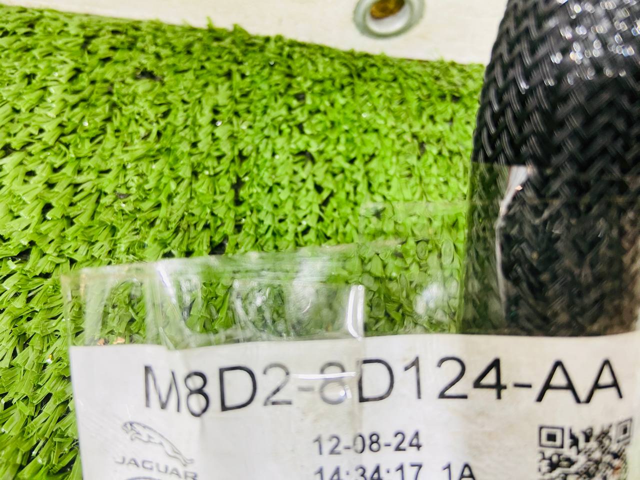 LR144575 Cooling system hose Land Rover Discovery Sport L550 (2015-) Used cost € in stock 2 pcs.