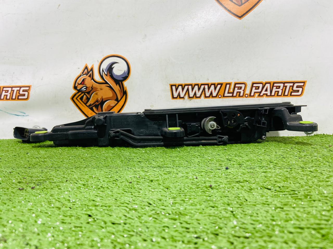 LR144893 Exterior rear right door handle Range Rover Evoque New L551 (2019-) Used cost 75 € in stock 2 pcs.
