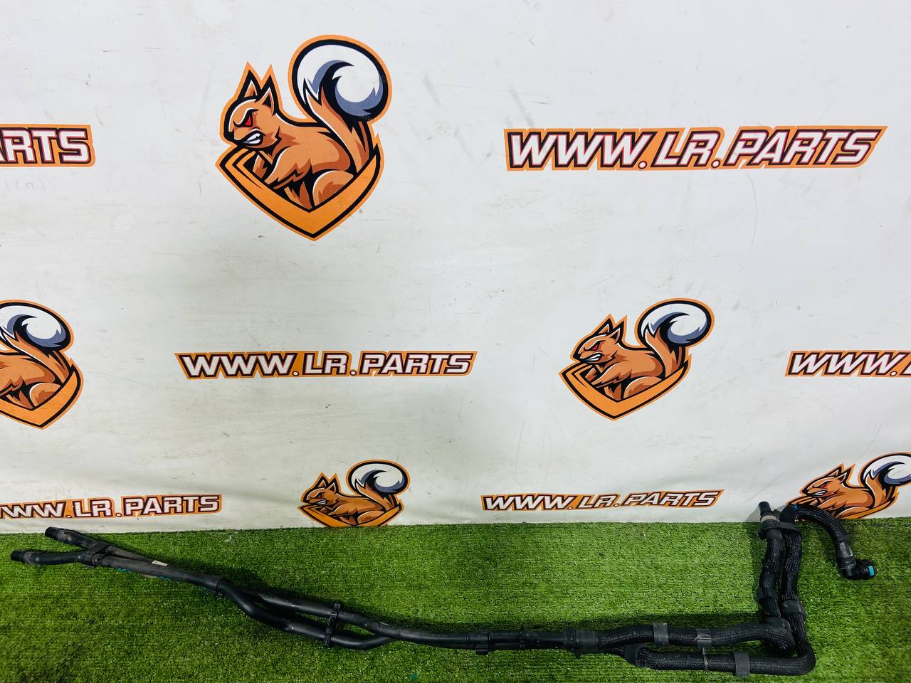 LR146462 Cooling system hose Land Rover Discovery Sport L550 (2015-) Used cost € in stock 2 pcs.
