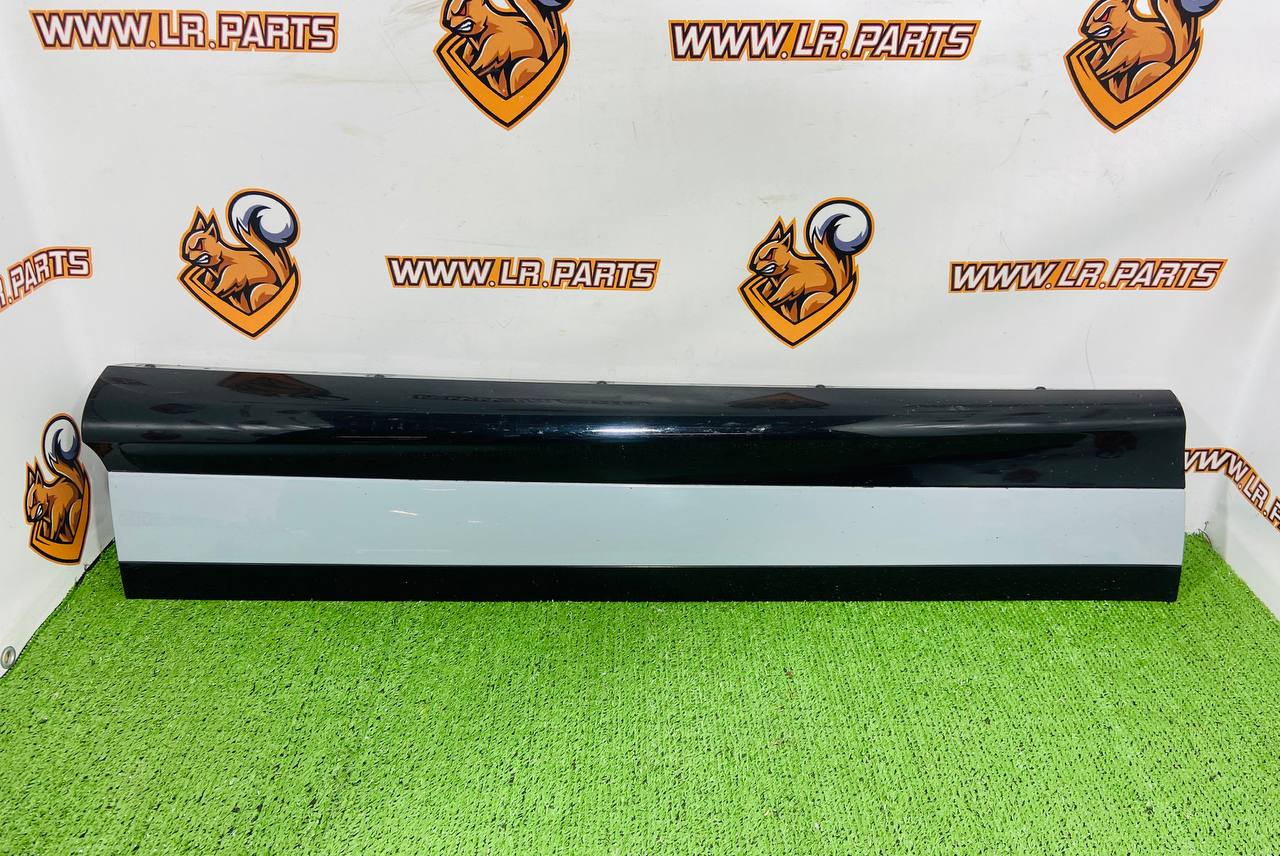 LR147170 Front LEFT lower door molding RANGE ROVER EVOQUE NEW (L551) 2019- Used cost 108,63 € in stock 1 pcs.