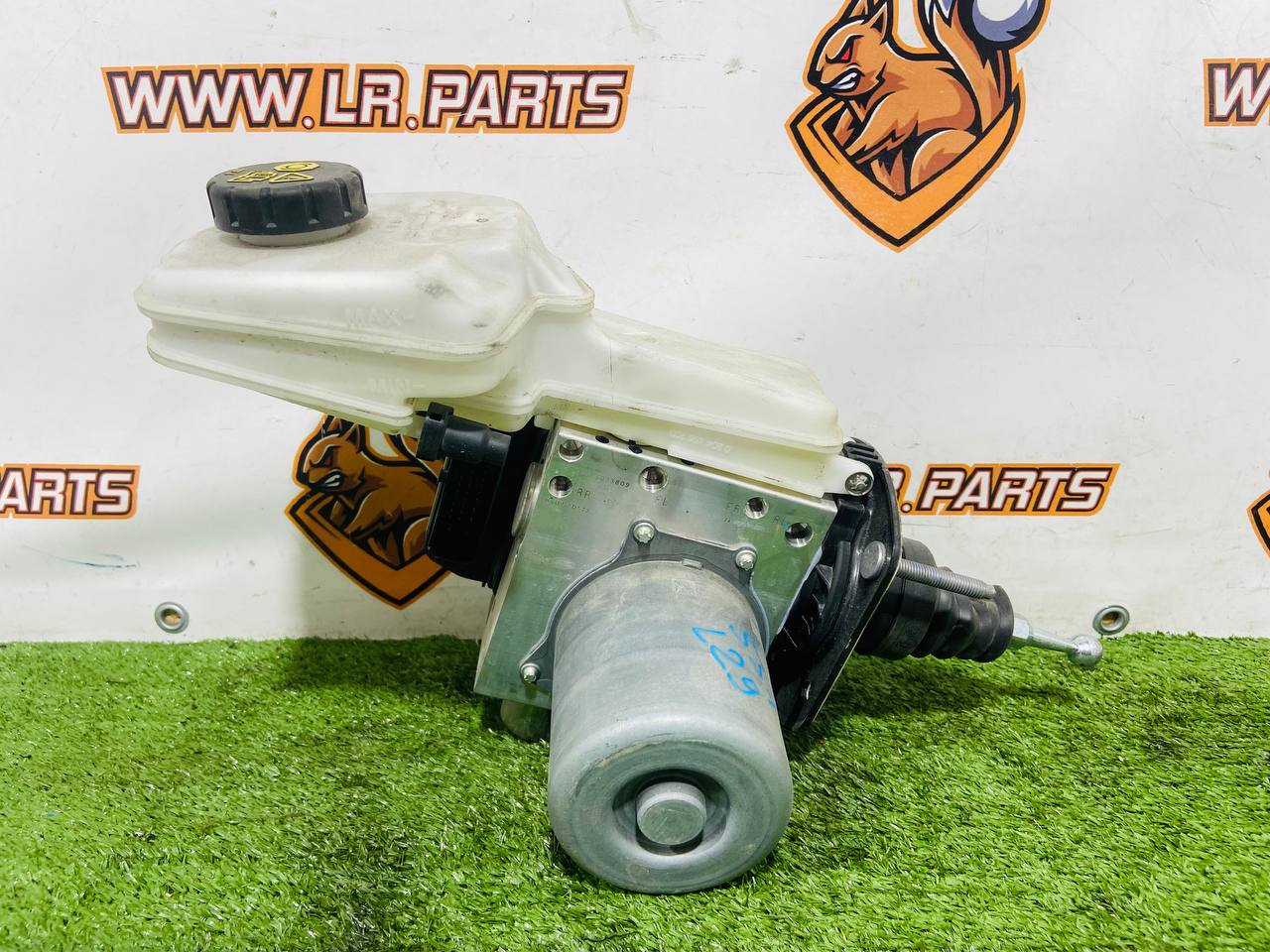 LR154515 ABS Module with reservoir for Range Rover Evoque New L551 (2019-) Used cost € in stock 3 pcs.