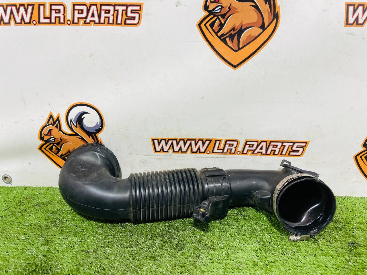 LR167497 Air filter pipe Range Rover Evoque New L551 (2019-) Used cost € in stock 2 pcs.