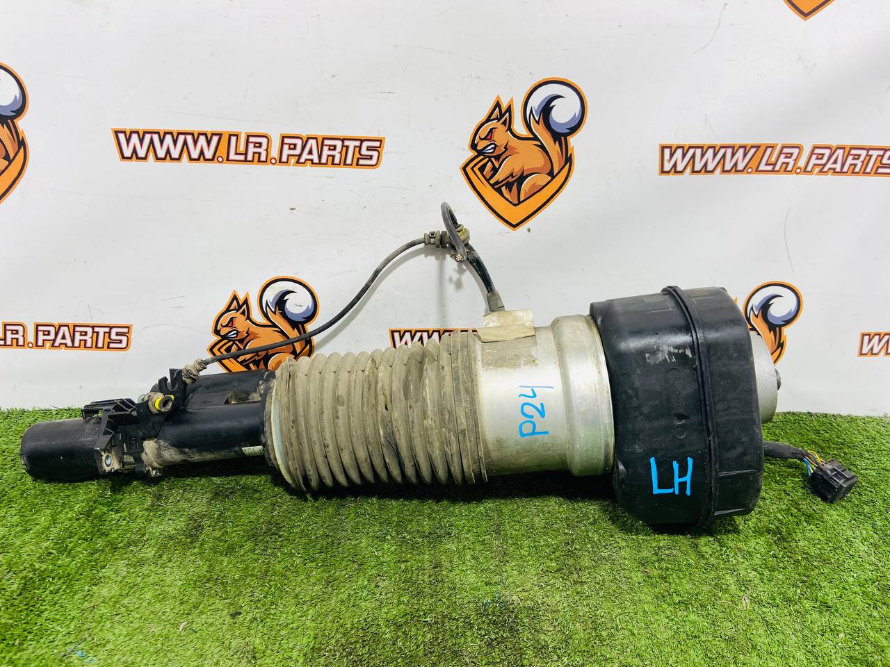 LR167508 Front left shock absorber for Range Rover Sport L461 (2023-) Used cost 1 000 € in stock 1 pcs.