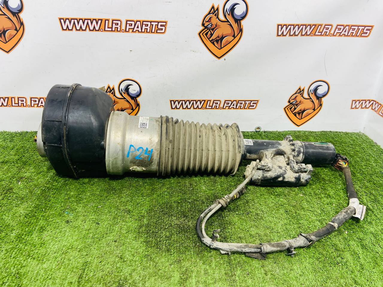LR170945 Front Right Shock Absorber for Range Rover Sport L461 (2023-) Used - Image 14