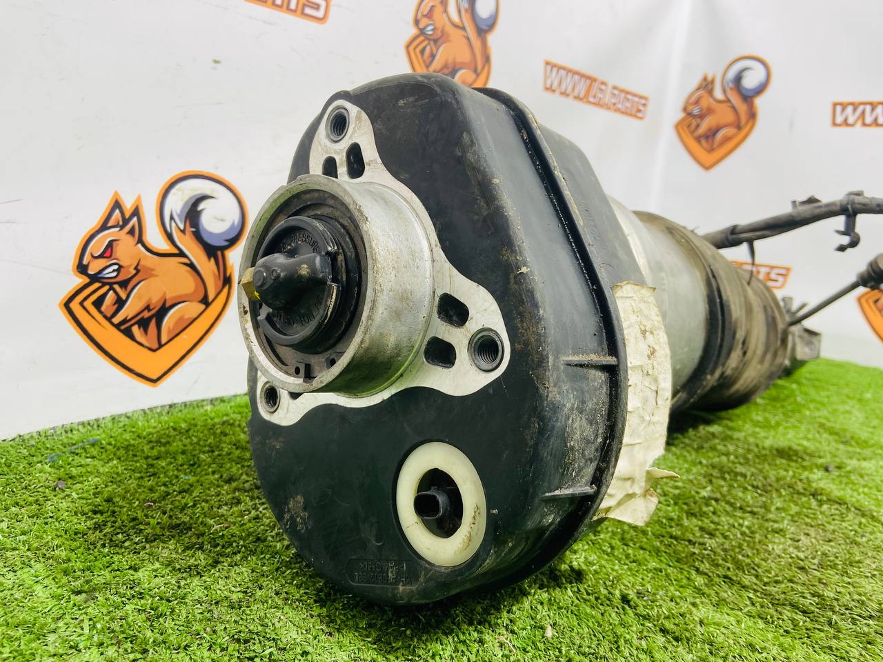 LR170945 Front Right Shock Absorber for Range Rover Sport L461 (2023-) Used - Image 16