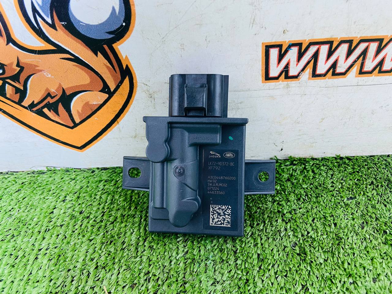 LR172882 Fuel Pump Control Unit Land Rover Discovery Sport L550 (2015-) Used cost € in stock 1 pcs.