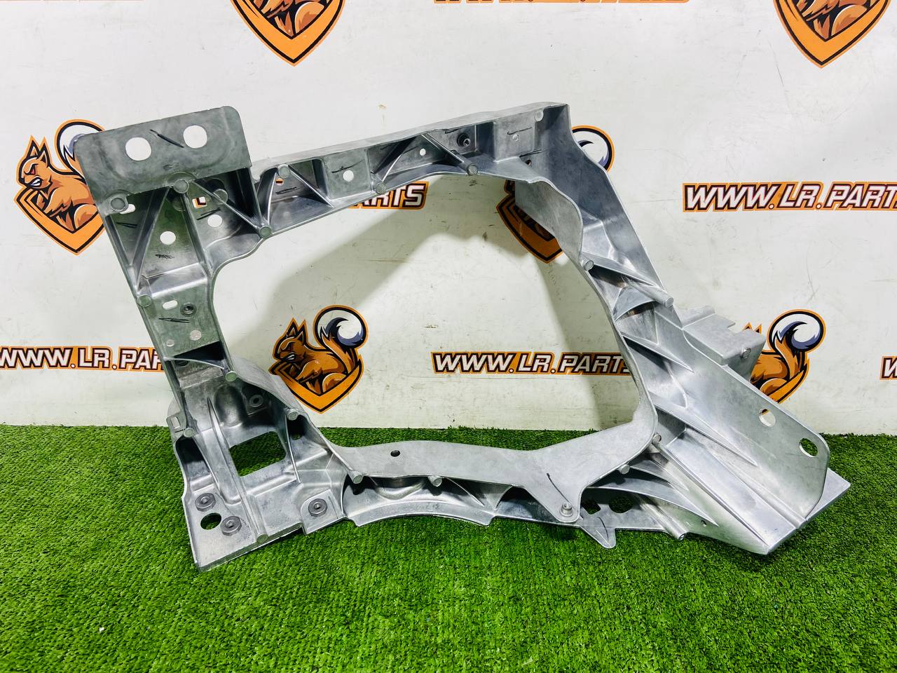 LR177503 Left headlight bracket for Range Rover L460 cost 301,38 € in stock 1 pcs.