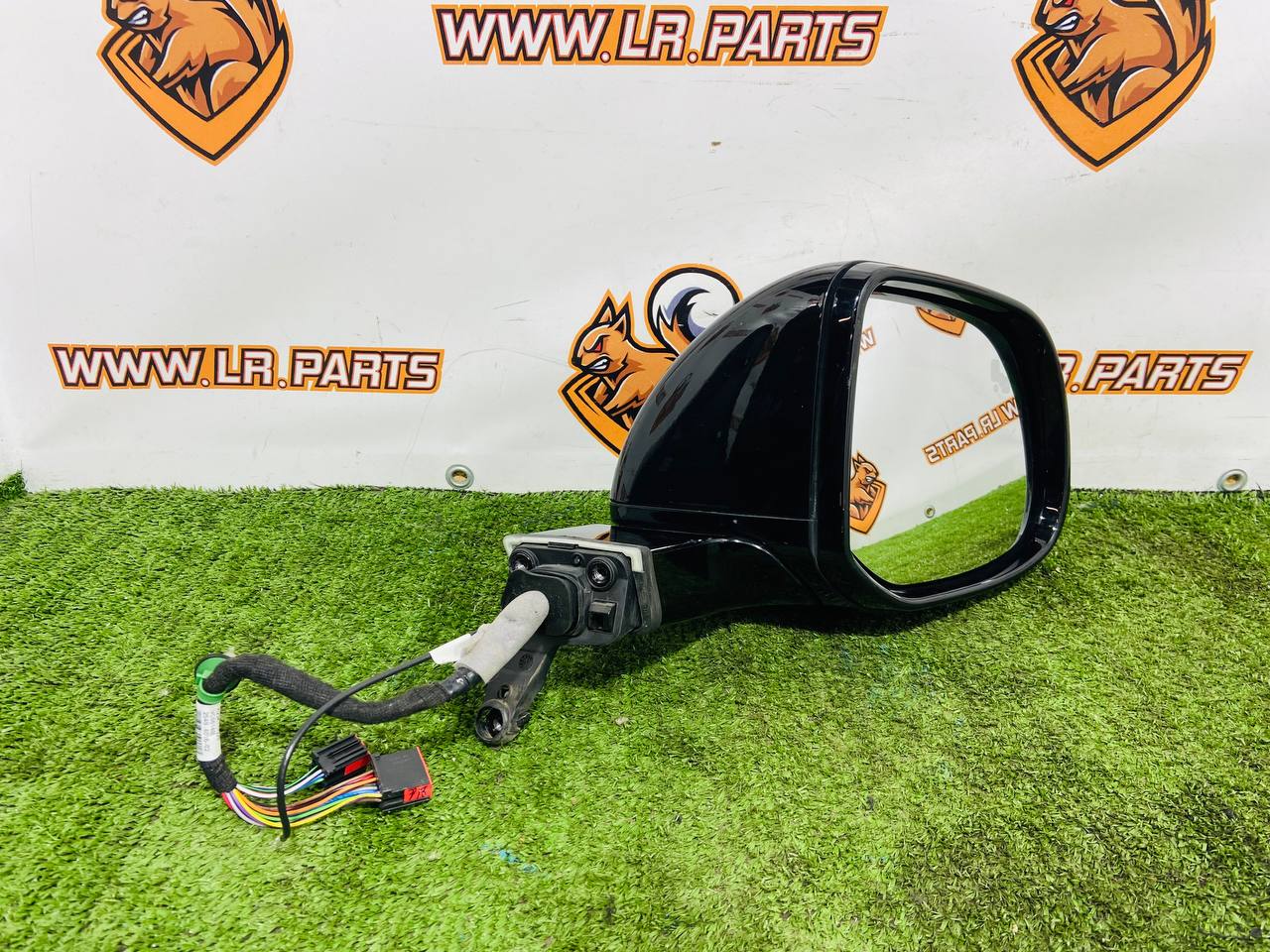 LR181953 Right outer mirror assembly LHD + camera + blind spots - anti-glare + 10 pin camera + 5 pin Range Rover Sport L461 (2023-) Used cost 1 350 € in stock 2 pcs.