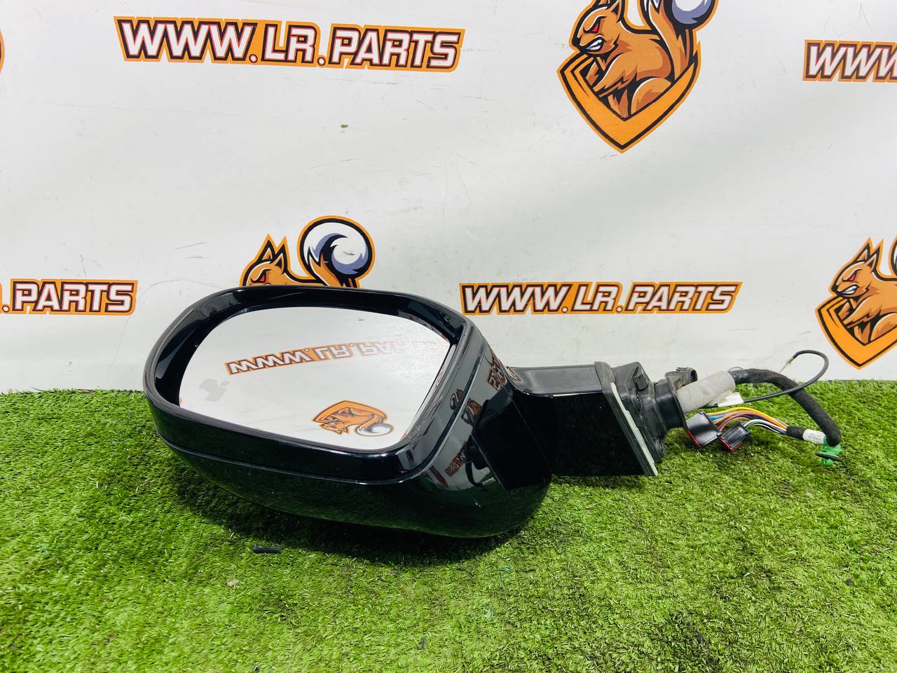LR181953 Right outer mirror assembly LHD + camera + blind spots - anti-glare + 10 pin camera + 5 pin Range Rover Sport L461 (2023-) Used cost 1 350 € in stock 2 pcs.