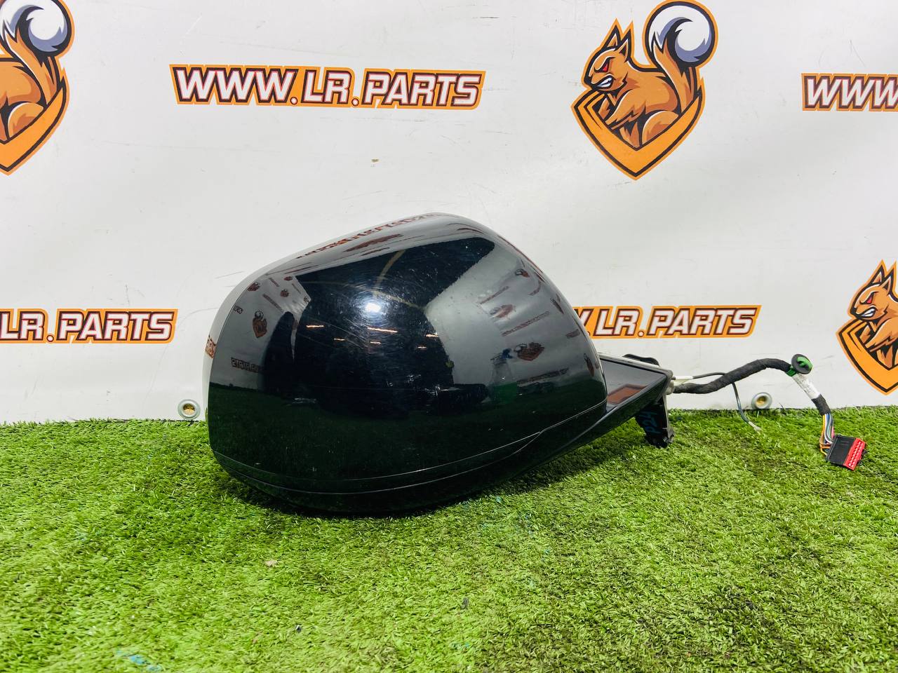 LR181953 Right outer mirror assembly LHD + camera + blind spots - anti-glare + 10 pin camera + 5 pin Range Rover Sport L461 (2023-) Used cost 1 350 € in stock 2 pcs.