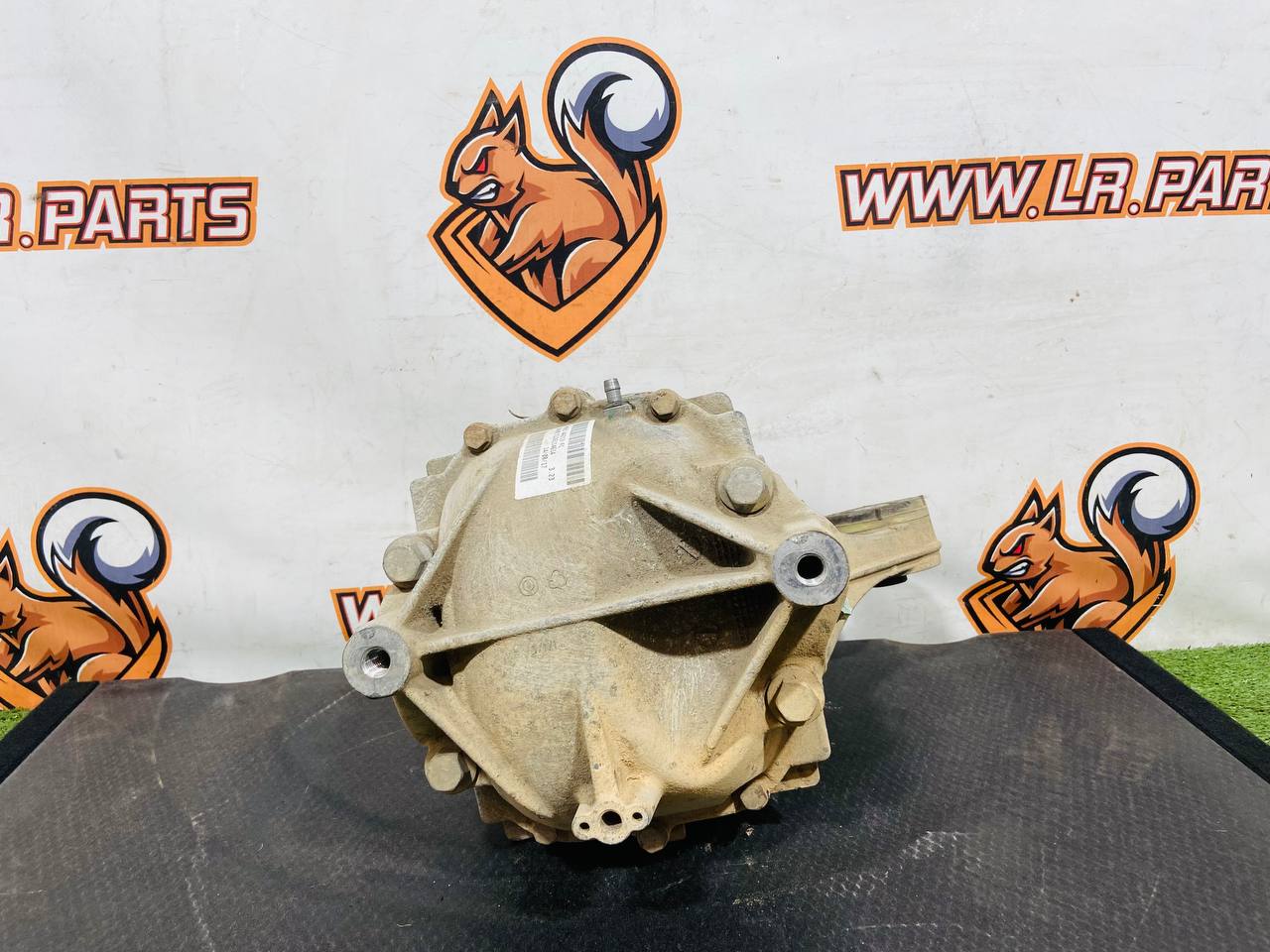LR183131 Gearbox rear Range Rover Velar L560 (2018-) Used - Image 35