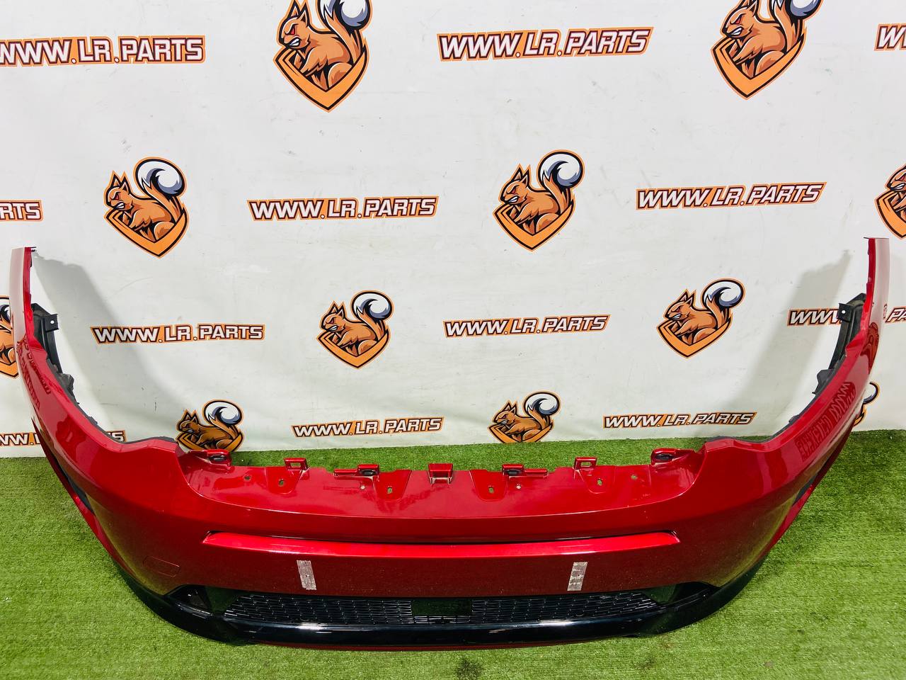 LR186656 Front assembly bumper for Land Rover Discovery Sport L550 (2015-) Used cost € in stock 1 pcs.