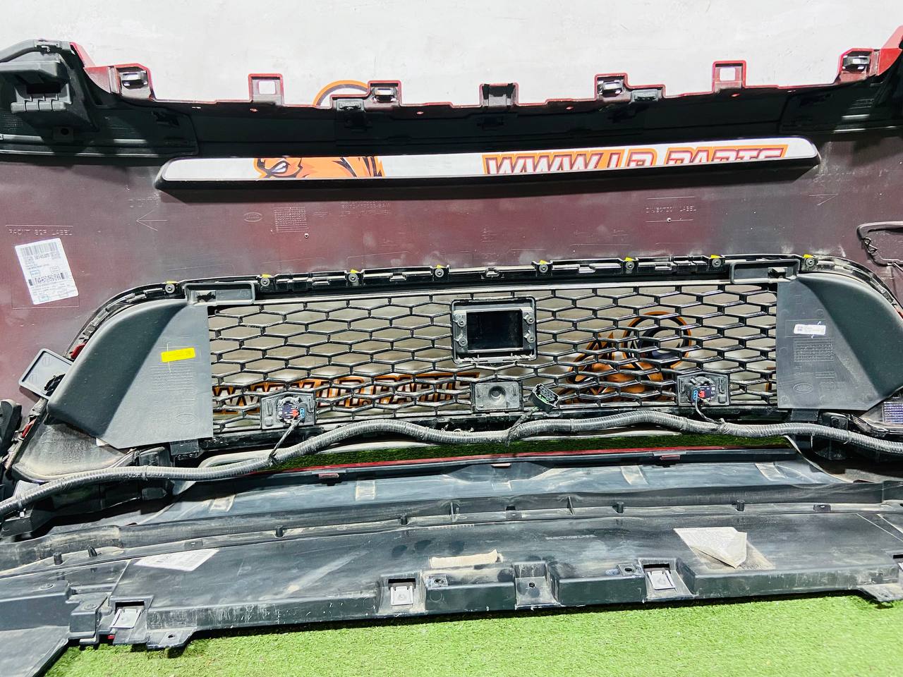 LR186656 Front assembly bumper for Land Rover Discovery Sport L550 (2015-) Used cost € in stock 1 pcs.