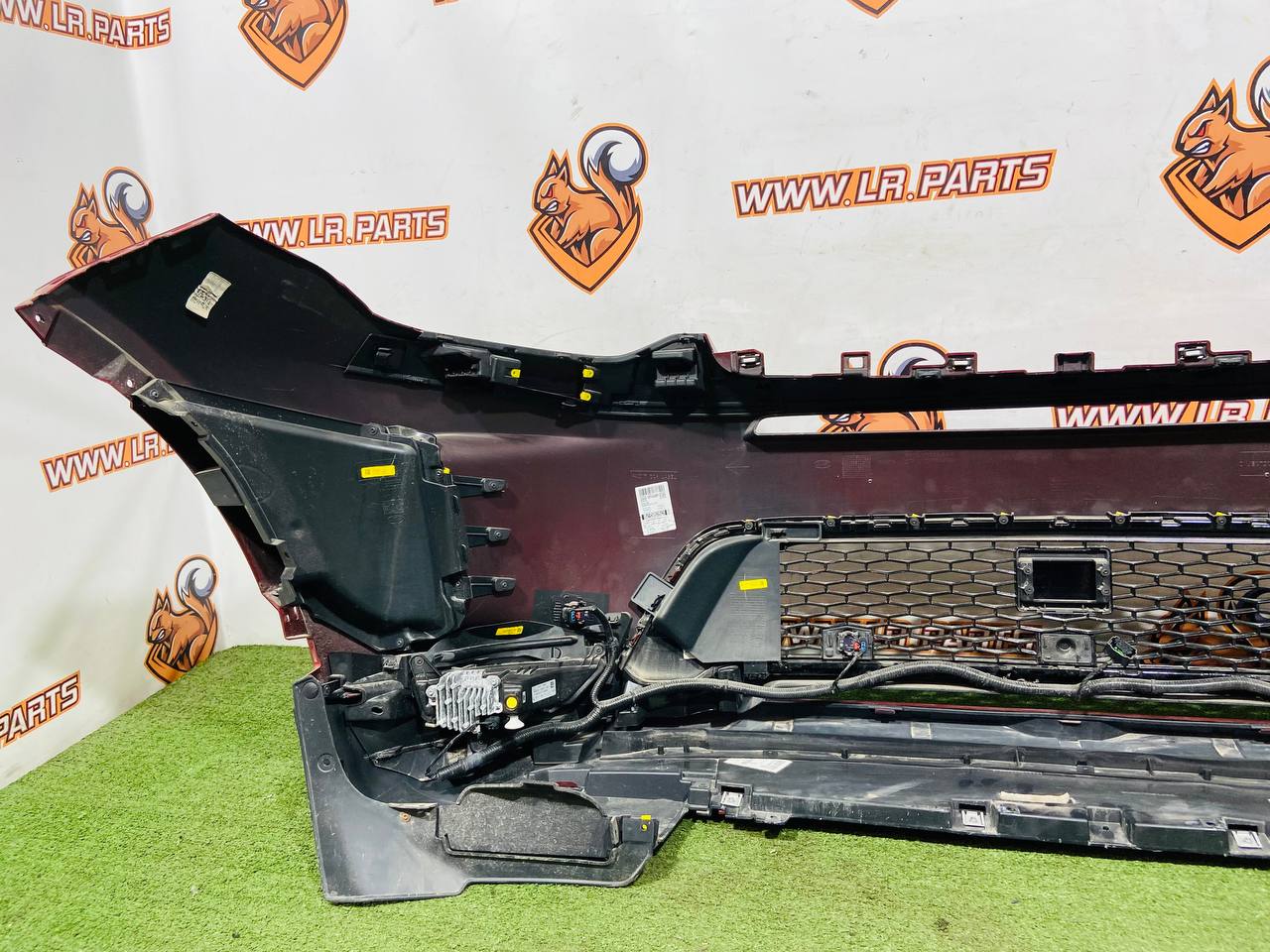 LR186656 Front assembly bumper for Land Rover Discovery Sport L550 (2015-) Used cost € in stock 1 pcs.