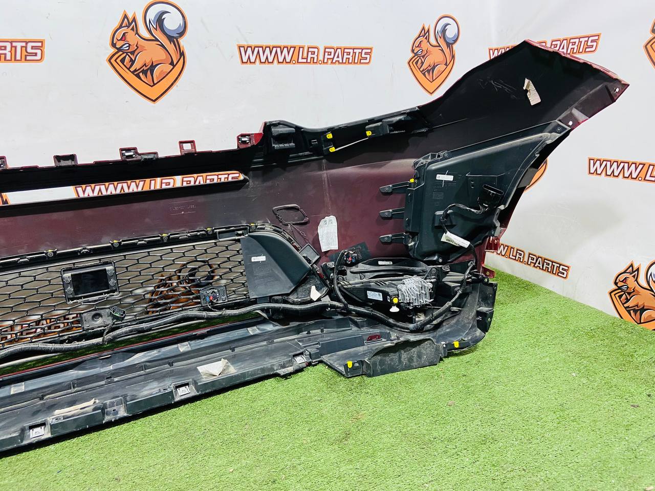 LR186656 Front assembly bumper for Land Rover Discovery Sport L550 (2015-) Used cost € in stock 1 pcs.