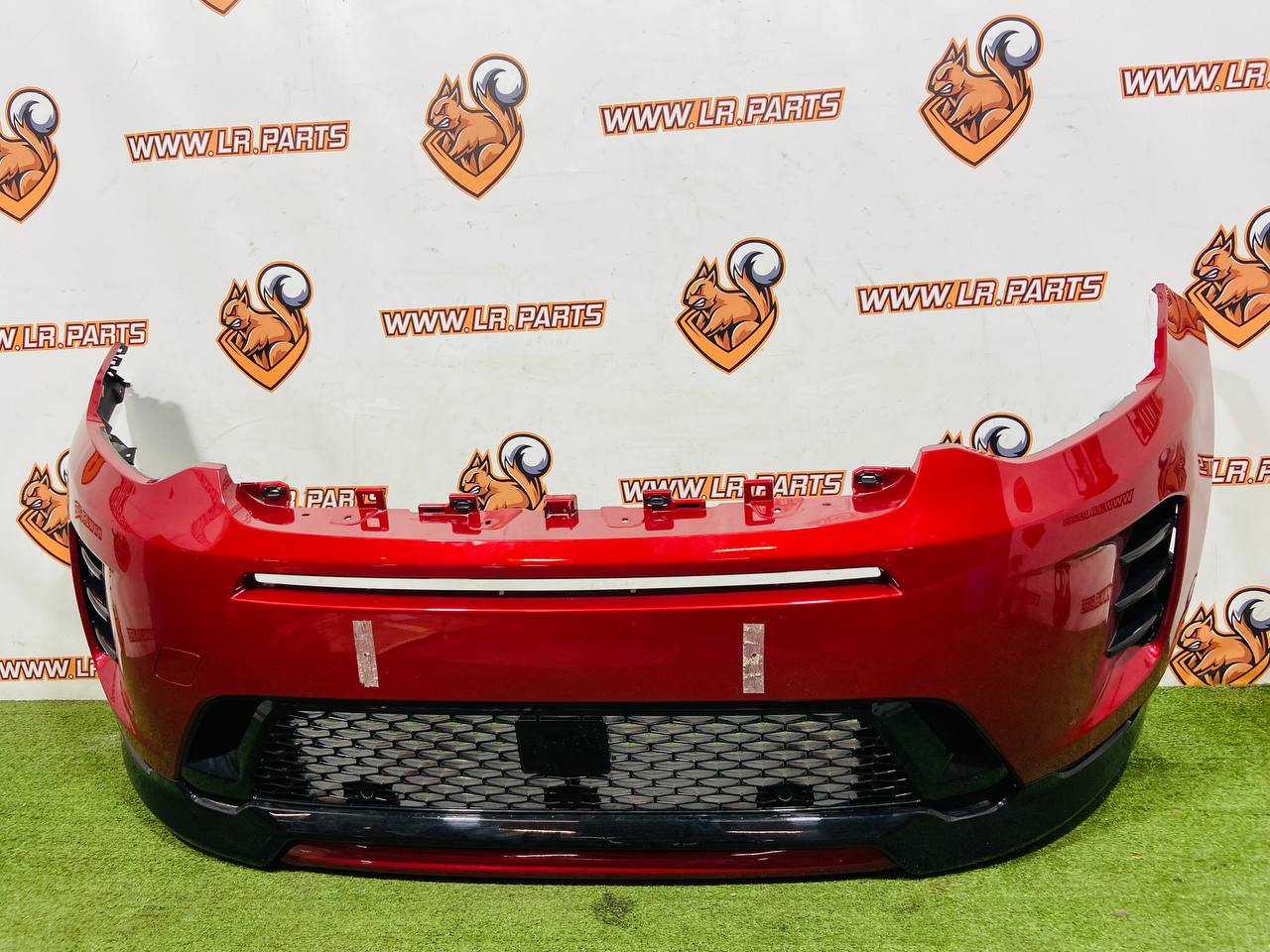 LR186656 Front assembly bumper for Land Rover Discovery Sport L550 (2015-) Used cost € in stock 1 pcs.