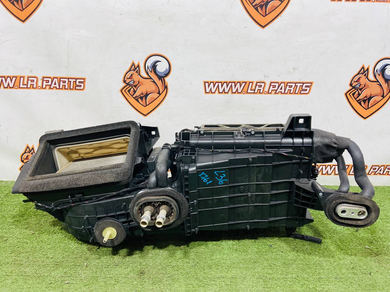 T2H28717 Heater (stove) assembly Jaguar F-Pace X761 (2017-) Used cost € in stock 1 pcs.