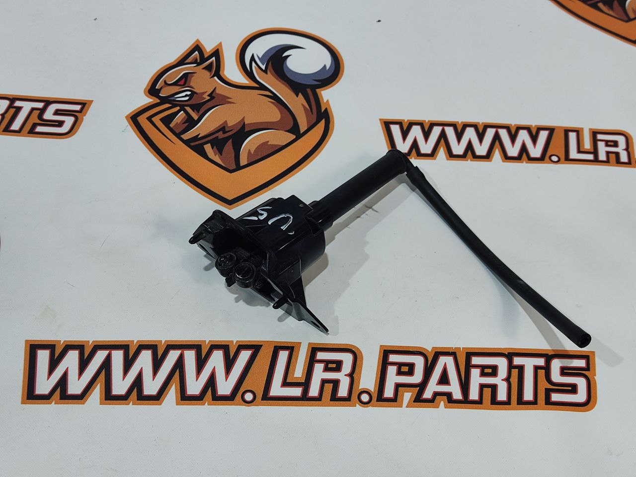 T2H3654 Right Headlight Washer Nozzle Jaguar XF X260 (2015-) Used cost 60 € in stock 1 pcs.
