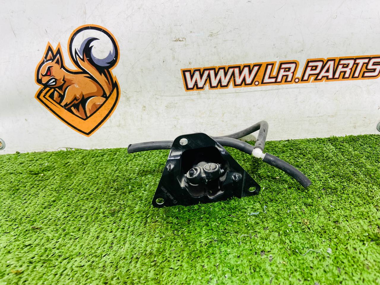 T2H3654 Right Headlight Washer Nozzle Jaguar XF X260 (2015-) Used cost 60 € in stock 1 pcs.