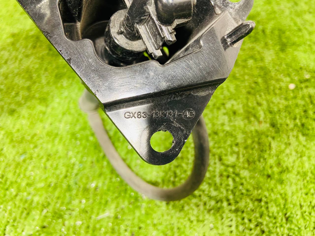 T2H3656 Left washer nozzle for Jaguar F-Pace X761 (2017-) Used cost 60 € in stock 1 pcs.