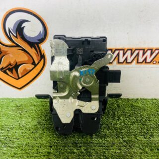 T2R12208 Trunk lid lock for Jaguar F-Type X152 (2014-) Used cost  € in stock 1 pcs.