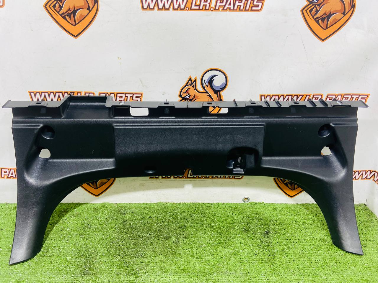 T2R16112PVJ Finishing of the trunk threshold for Jaguar F-Type X152 (2014-) Used cost € in stock 1 pcs.