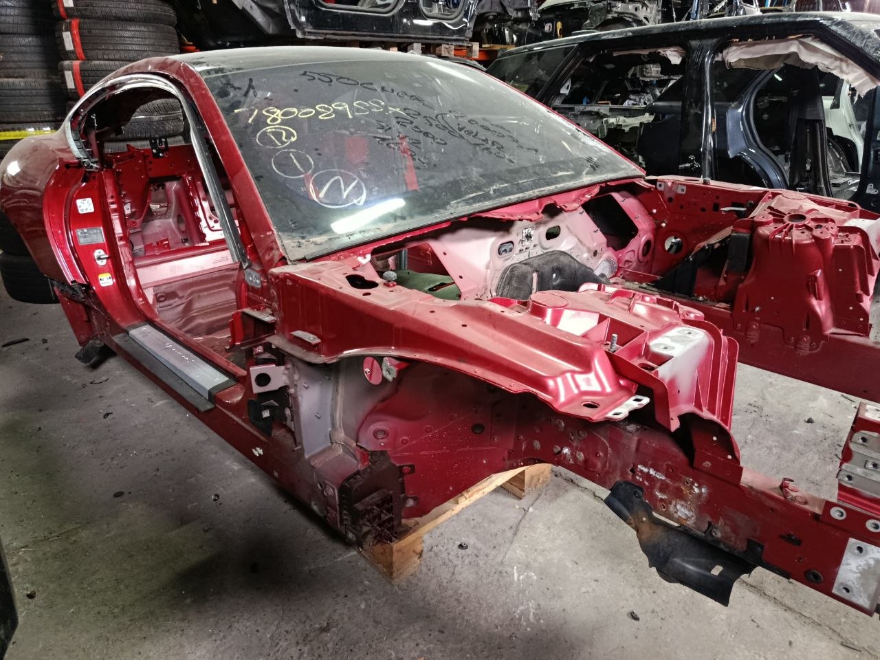 T2R16602 Front right quarter panel Jaguar F-Type X152 (2014-) Used cost € in stock 1 pcs.