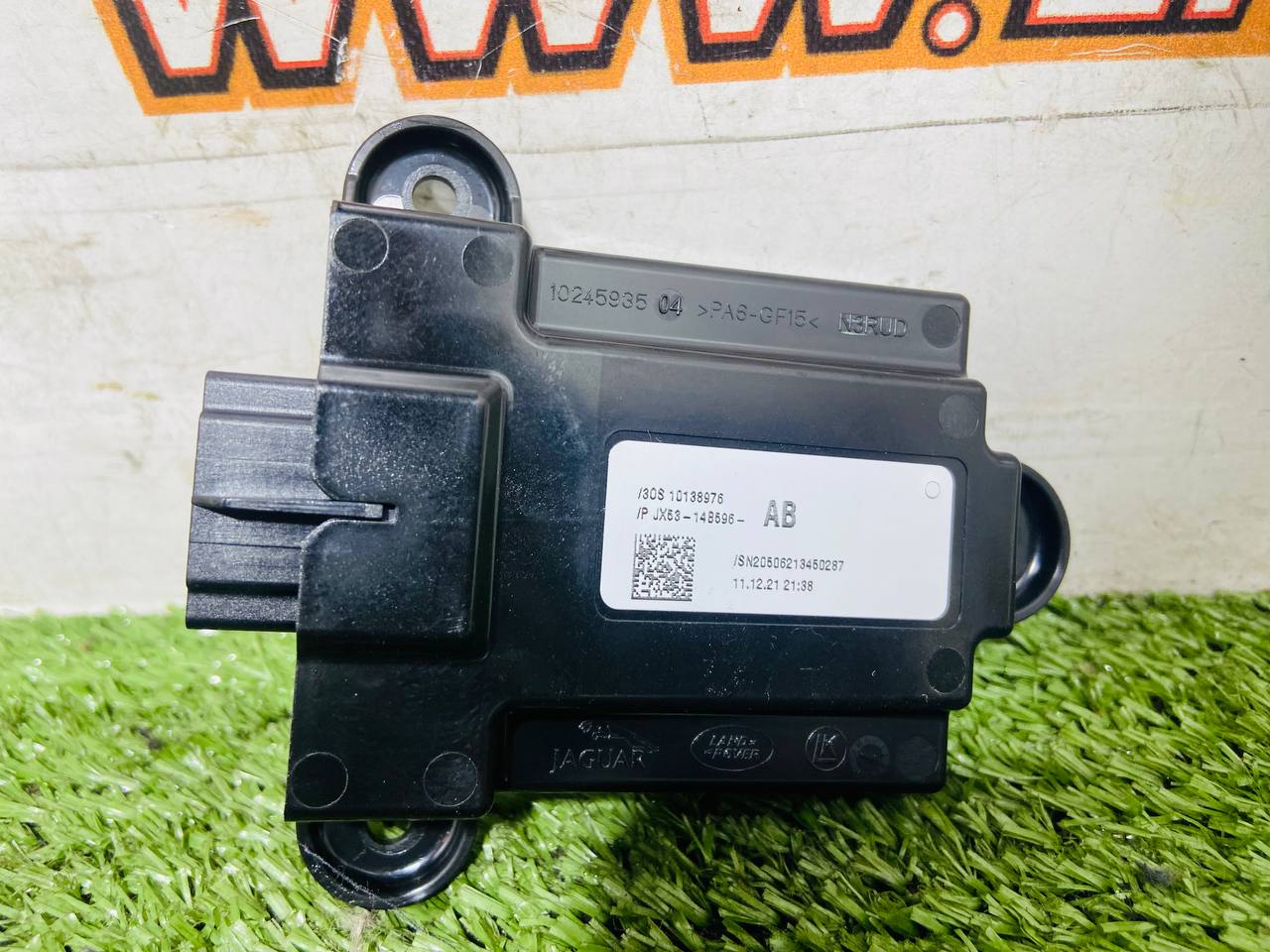 T2R22685 Electronic Control Unit for Jaguar F-Pace X761 (2017-) Used cost € in stock 1 pcs.