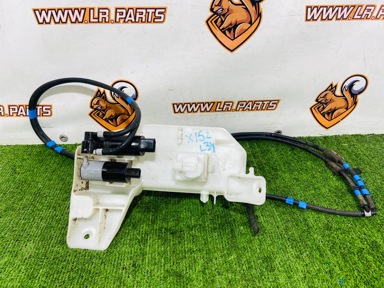 T2R47054 Washer reservoir for windshield Jaguar F-Type X152 (2014-) Used cost € in stock 1 pcs.