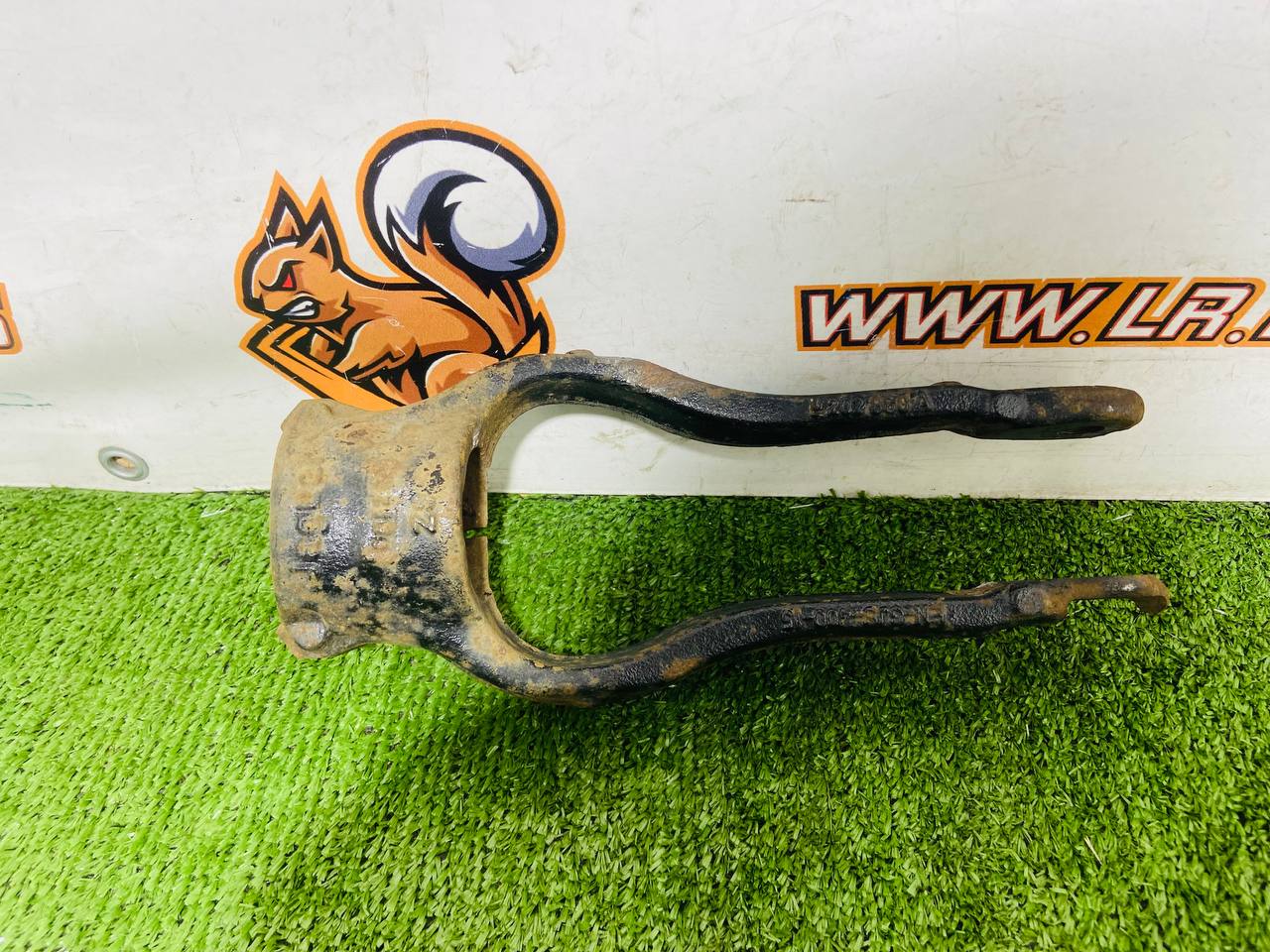 T2R7842 Right front shock absorber fork Jaguar F-Type X152 (2014-) Used cost € in stock 1 pcs.