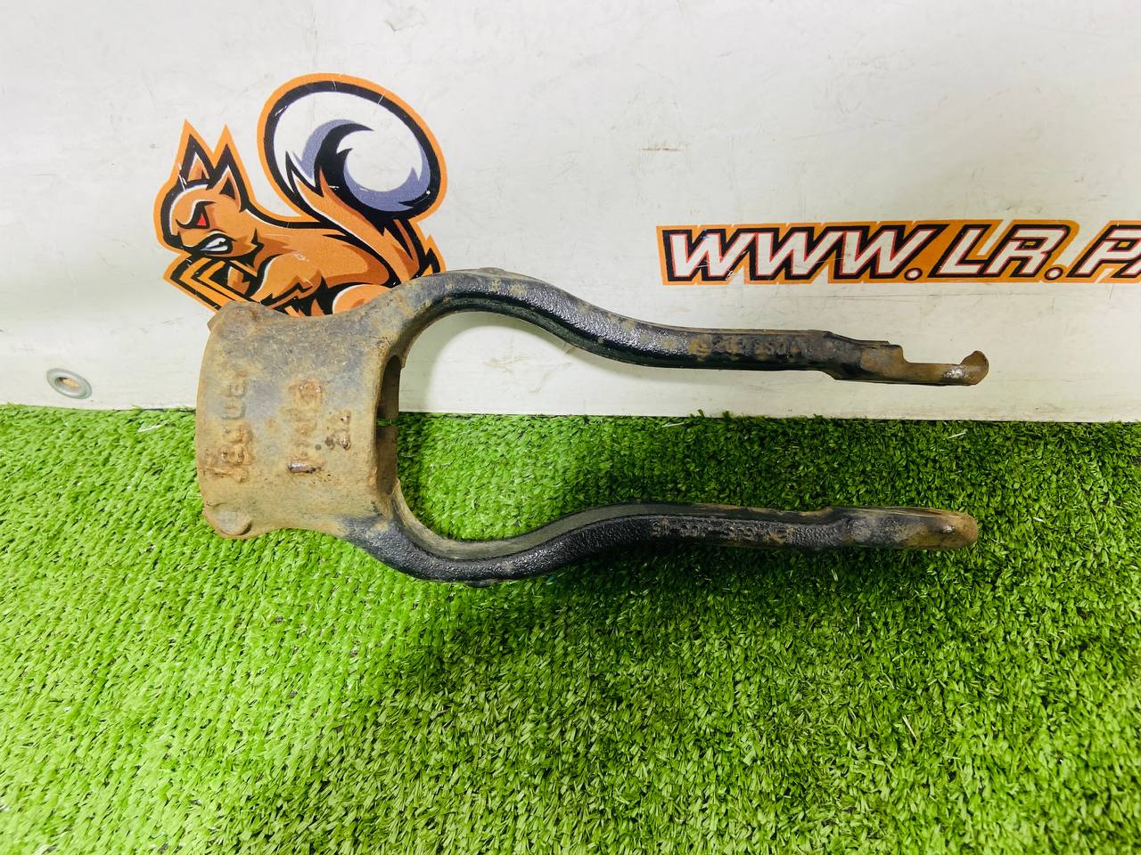 T2R7843 Left front shock absorber fork Jaguar F-Type X152 (2014-) Used cost € in stock 1 pcs.