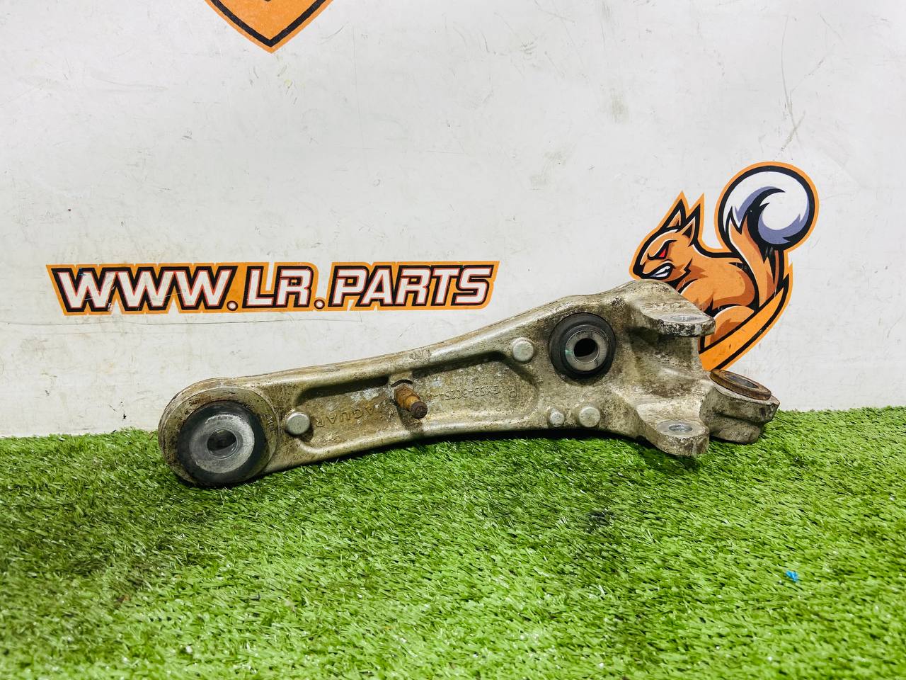 T2R7878 Front right lower rear lever Jaguar F-Type X152 (2014-) Used cost € in stock 1 pcs.