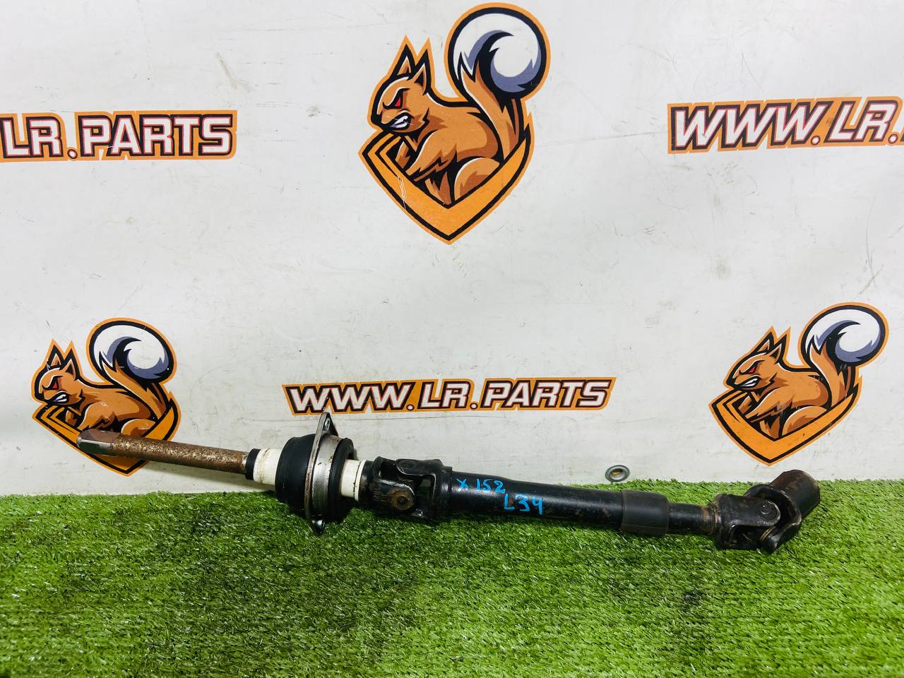 T2R7881 Steering shaft + universal joint Jaguar F-Type X152 (2014-) Used cost € in stock 1 pcs.