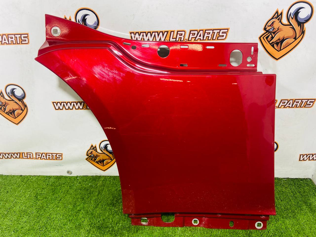 T2R8823 Front left wing Jaguar F-Type X152 (2014-) Used cost 330 € in stock 1 pcs.