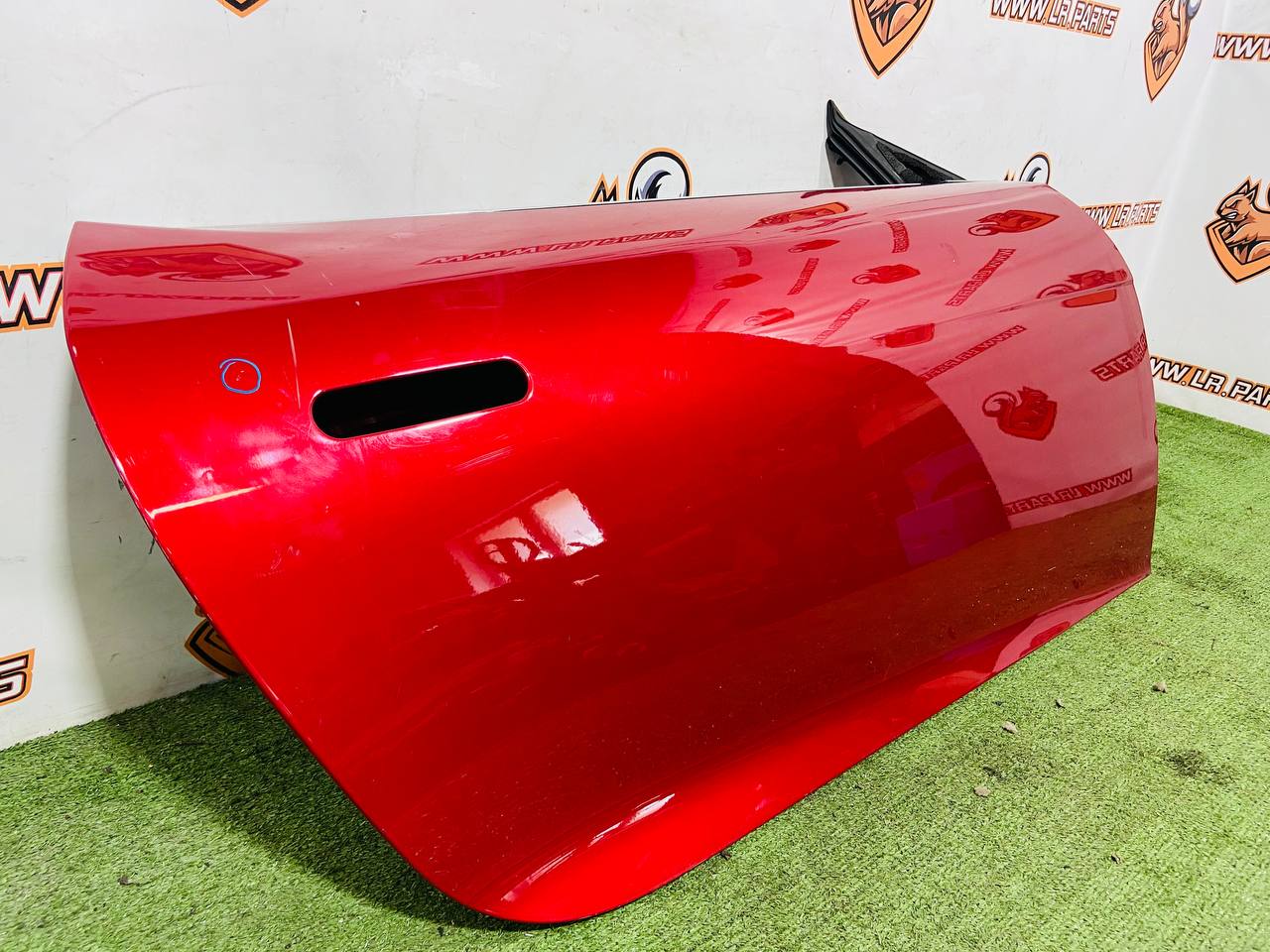 T2R9614 Front Right Door Jaguar F-Type X152 (2014-) Used cost 550 € in stock 2 pcs.
