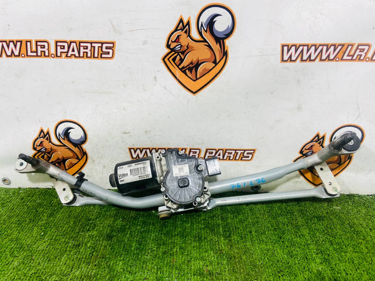 T4A1169 Wiper motor assembly LHD Jaguar F-Pace X761 (2017-) Used cost € in stock 1 pcs.