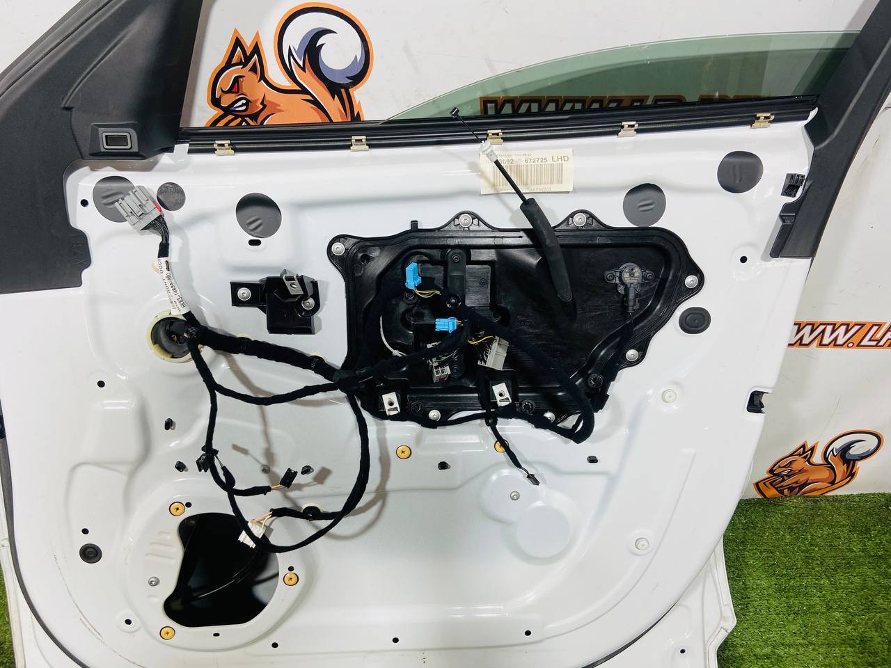 T4A1368KIT Front right door kit for Jaguar F-Pace X761 (2017-) Used - Image 18