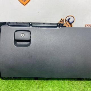 T4A13812PVJ Glove compartment Jaguar F-Pace X761 (2017-) Used cost  € in stock 1 pcs.