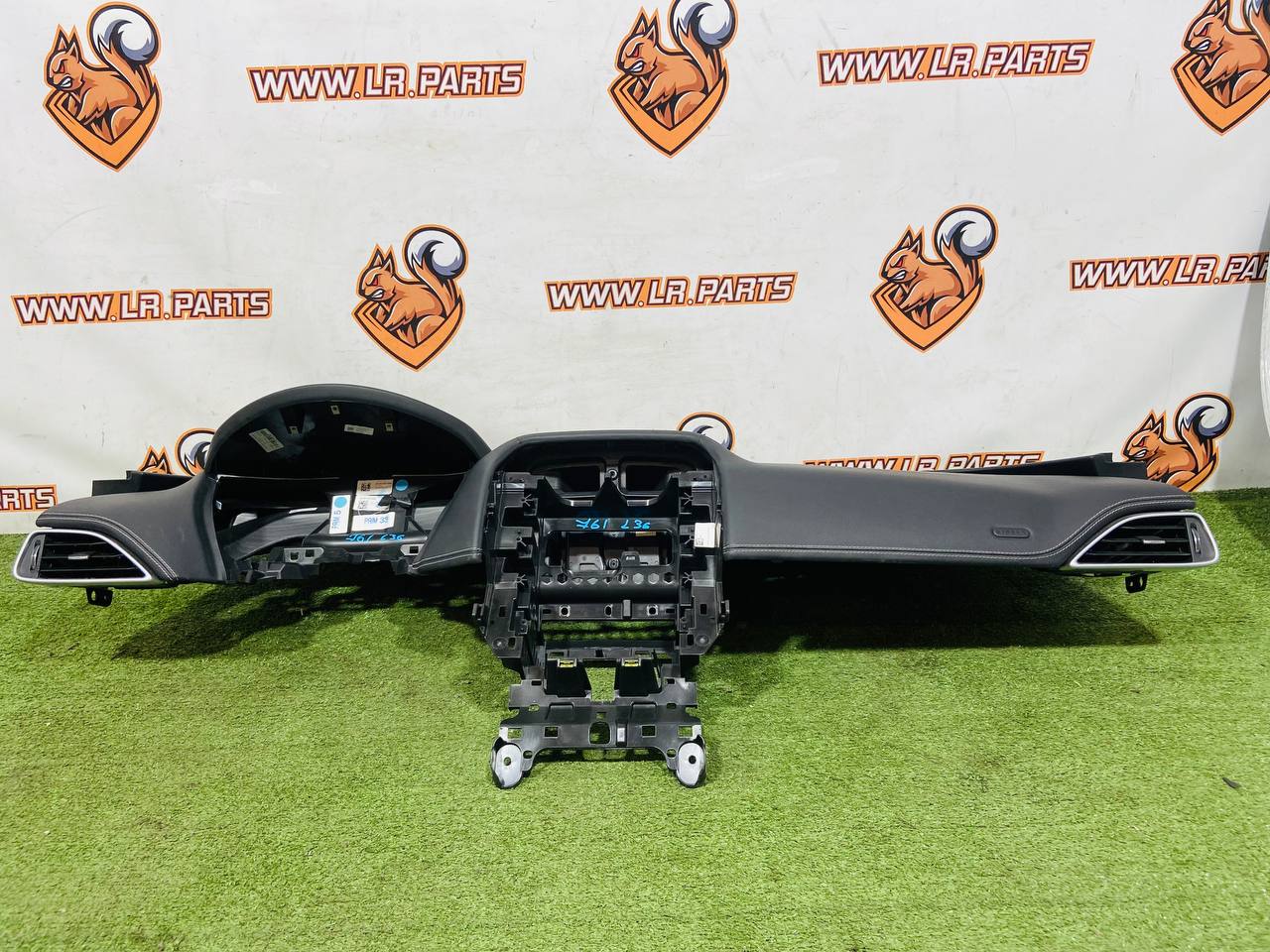 T4A7558QKW Torpedo trim LHD Jaguar F-Pace X761 (2017-) Used cost € in stock 1 pcs.